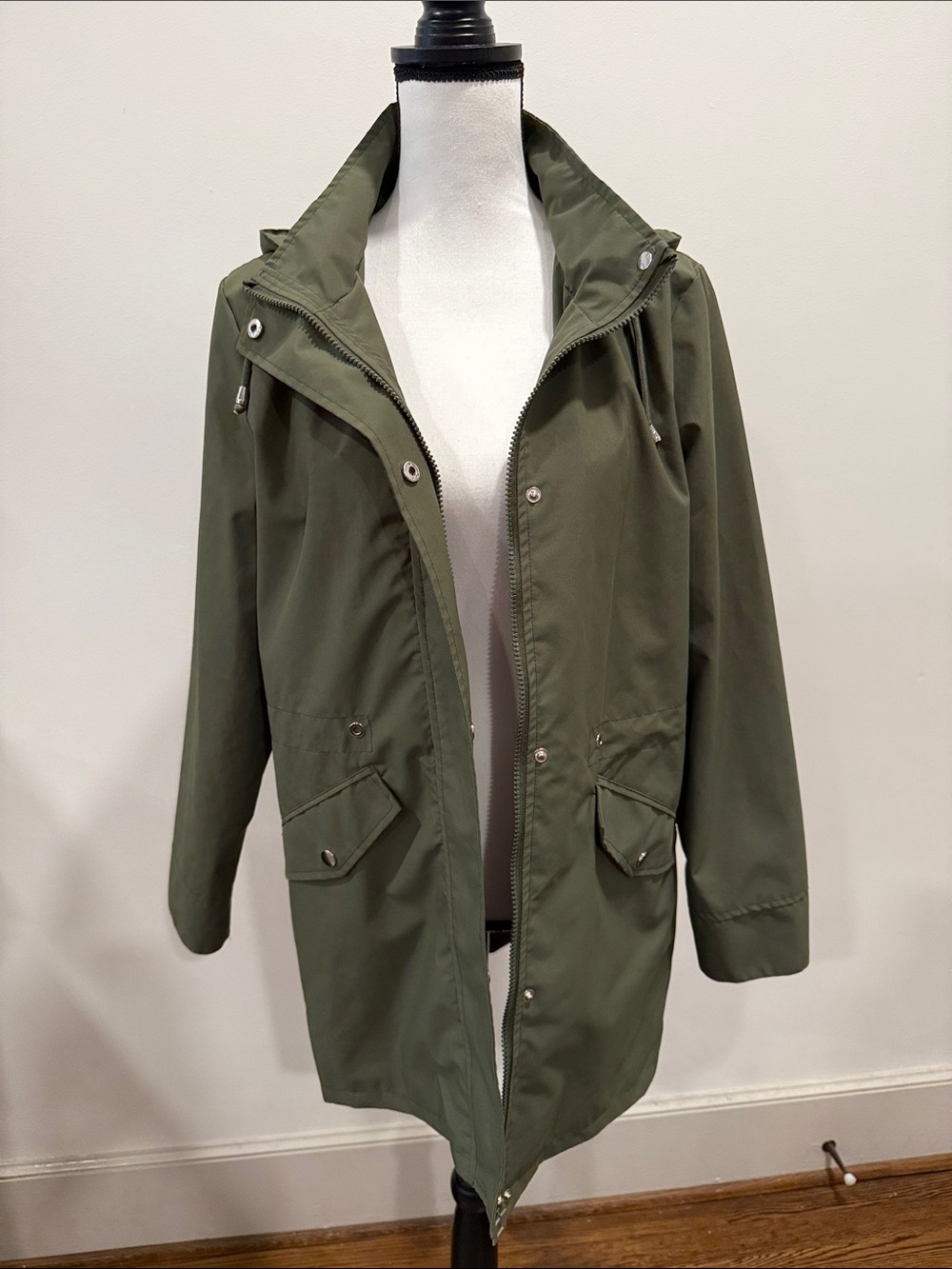 Polydeer Women's Lightweight Raincoat with Plaid Lining in Olive Green Size S